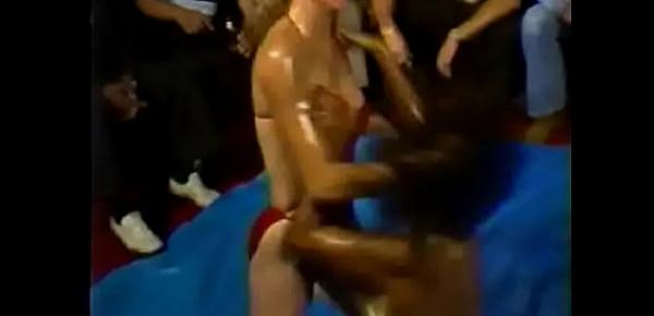  women oil wrestling